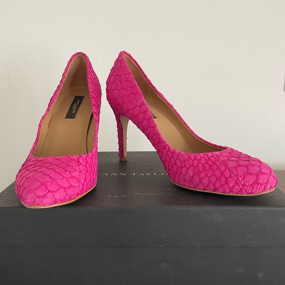 Ann Taylor OE Perfect Exotic Faux Snakeskin Pumps In Fuchsia/Pink Size US 7.5 - Picture 1 of 9